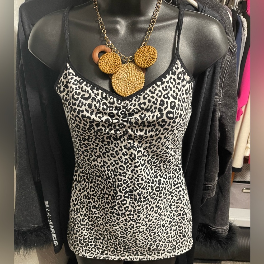 Women’s Express Size Small Tank With Built In Bralette